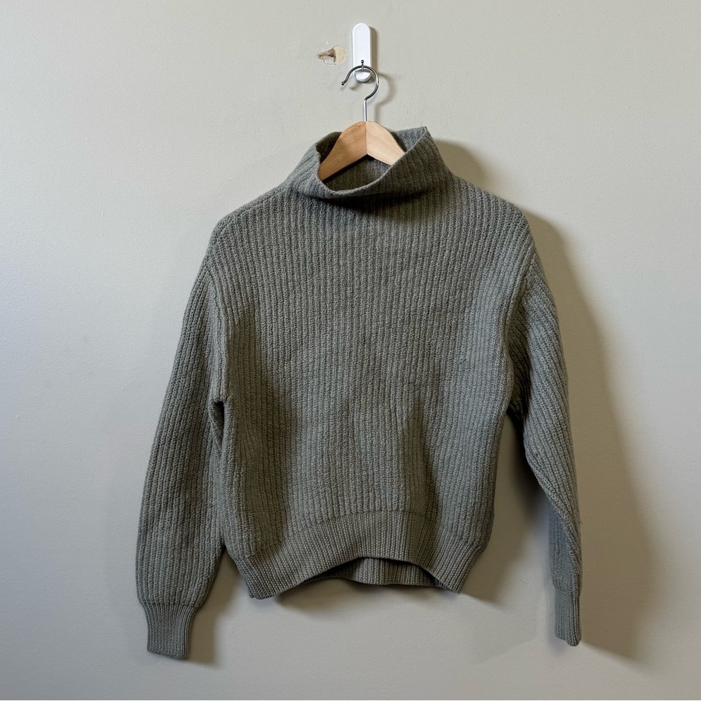 Wilfred Monpellier Sweater Size Small